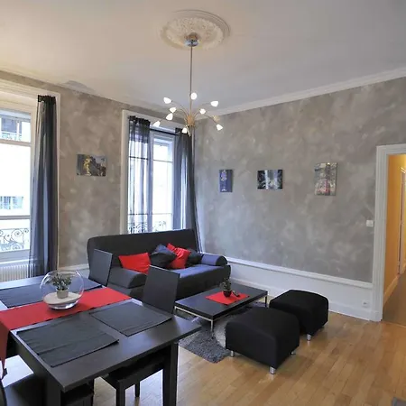 Appart' Chenas Apartment *